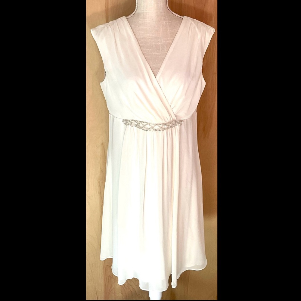 Chaps Sleeveless Ivory Chiffon Cocktail Beaded Dress - EUC